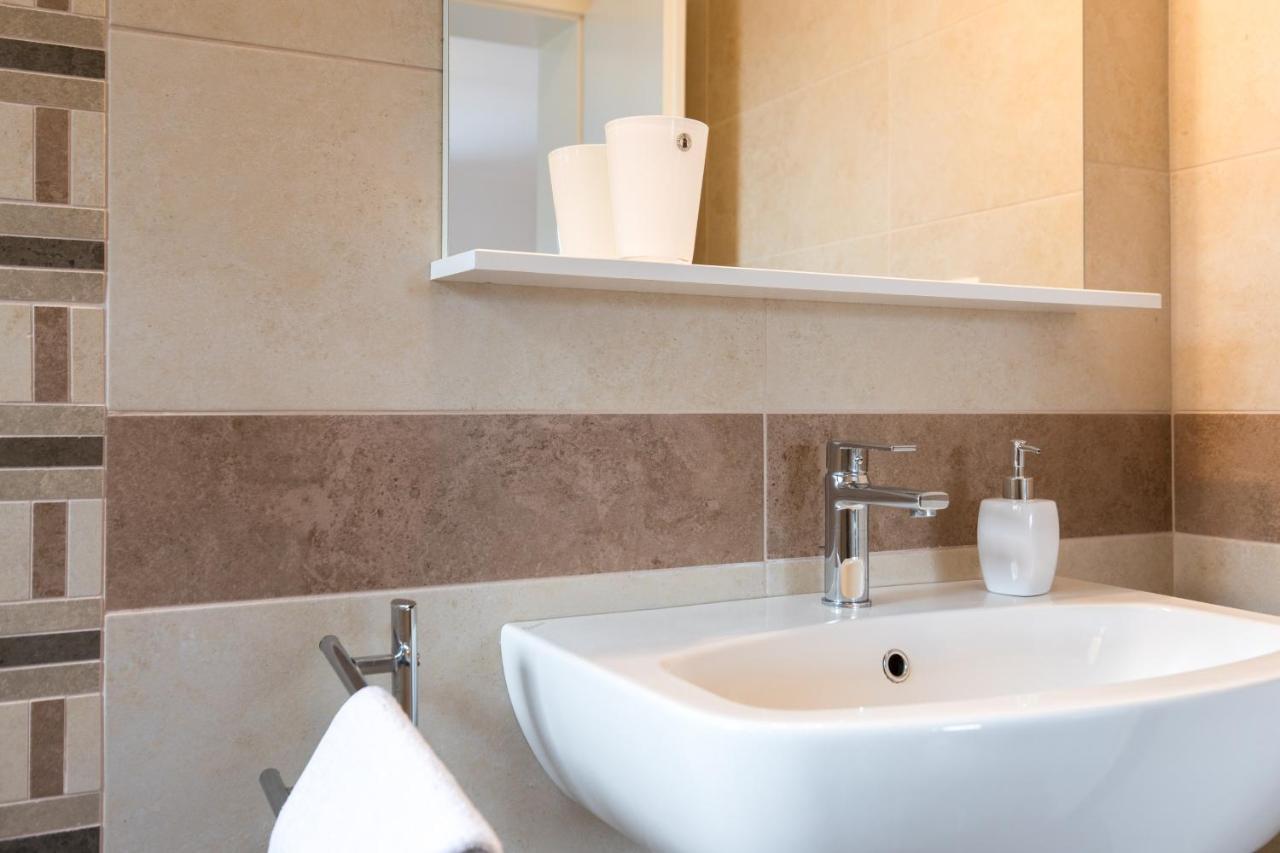 Apartmani Laura Krk Krk Town Dış mekan fotoğraf