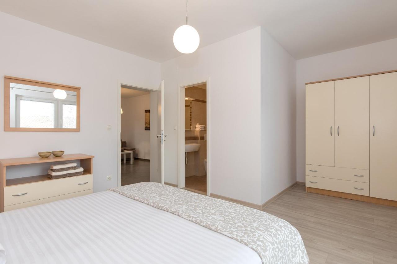 Apartmani Laura Krk Krk Town Dış mekan fotoğraf