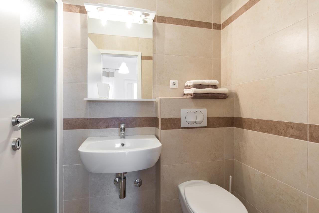 Apartmani Laura Krk Krk Town Dış mekan fotoğraf