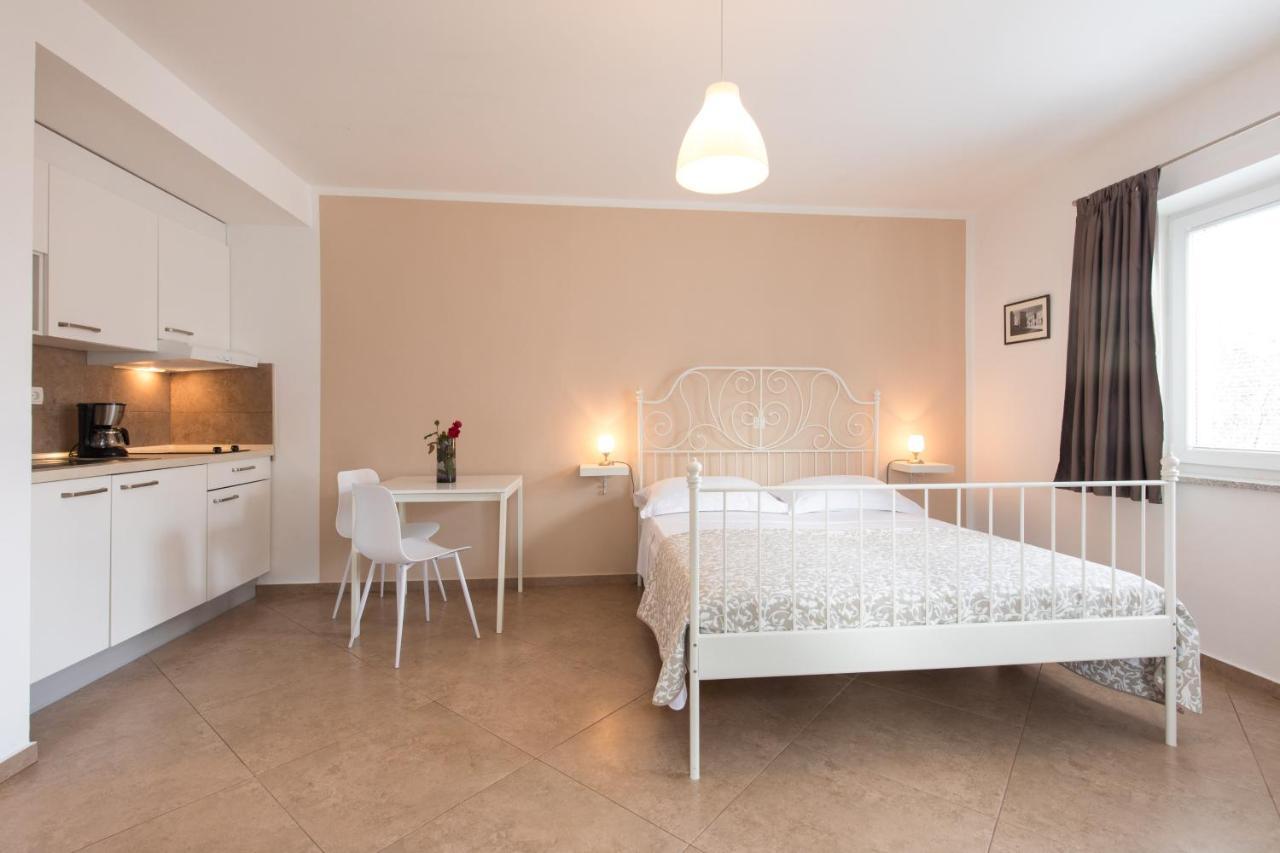 Apartmani Laura Krk Krk Town Dış mekan fotoğraf