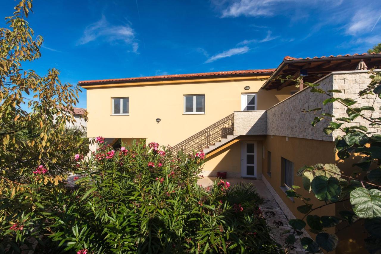 Apartmani Laura Krk Krk Town Dış mekan fotoğraf